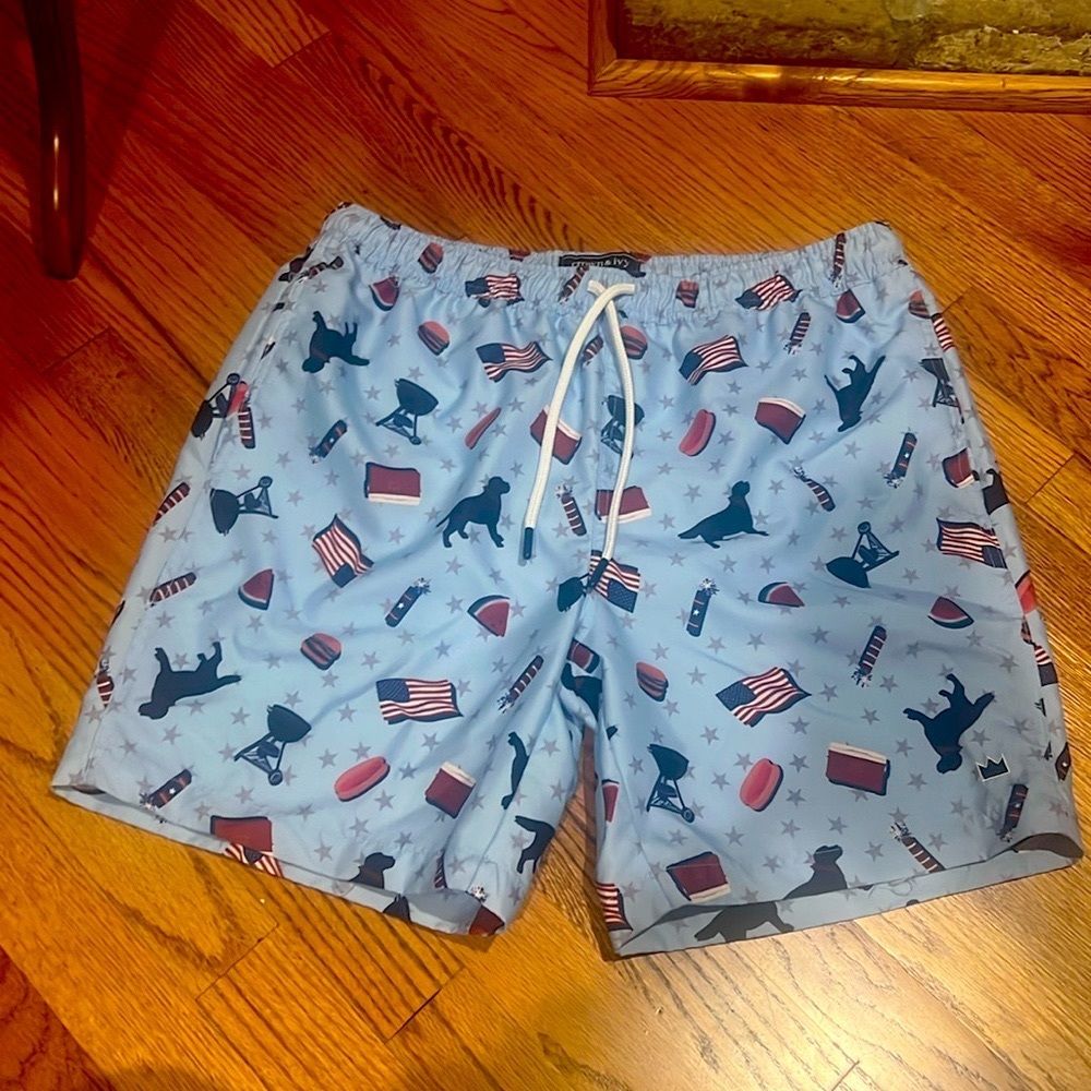 Crown and ivy patriotic swim trunks size medium